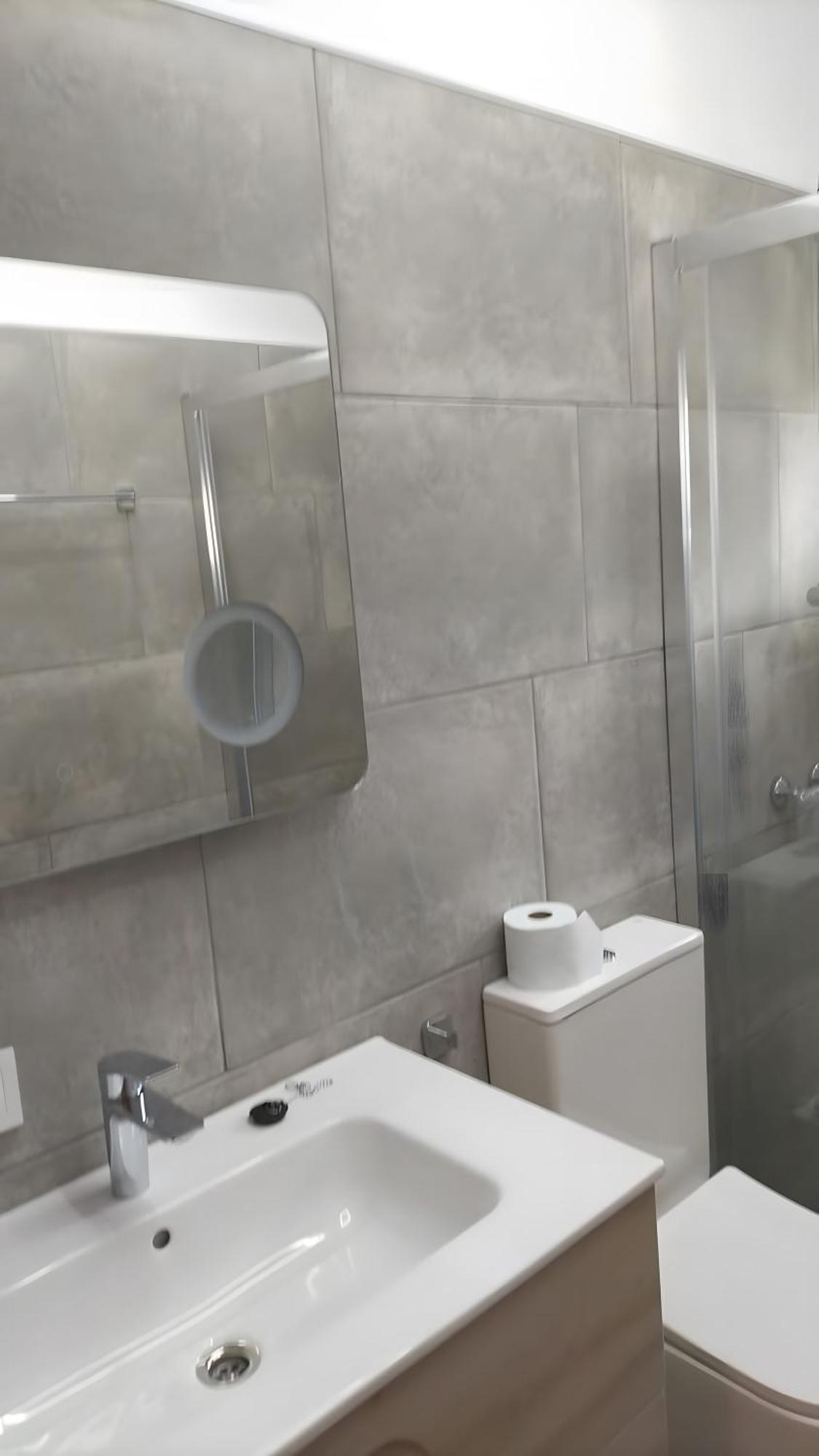 Atico Con Vistas Al Mar En Apartment Roses